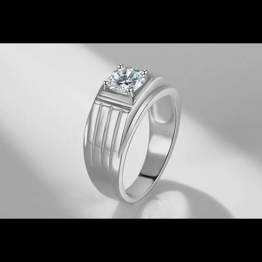 Mens Sterling Silver solitaire ring - Picture 4 of 12